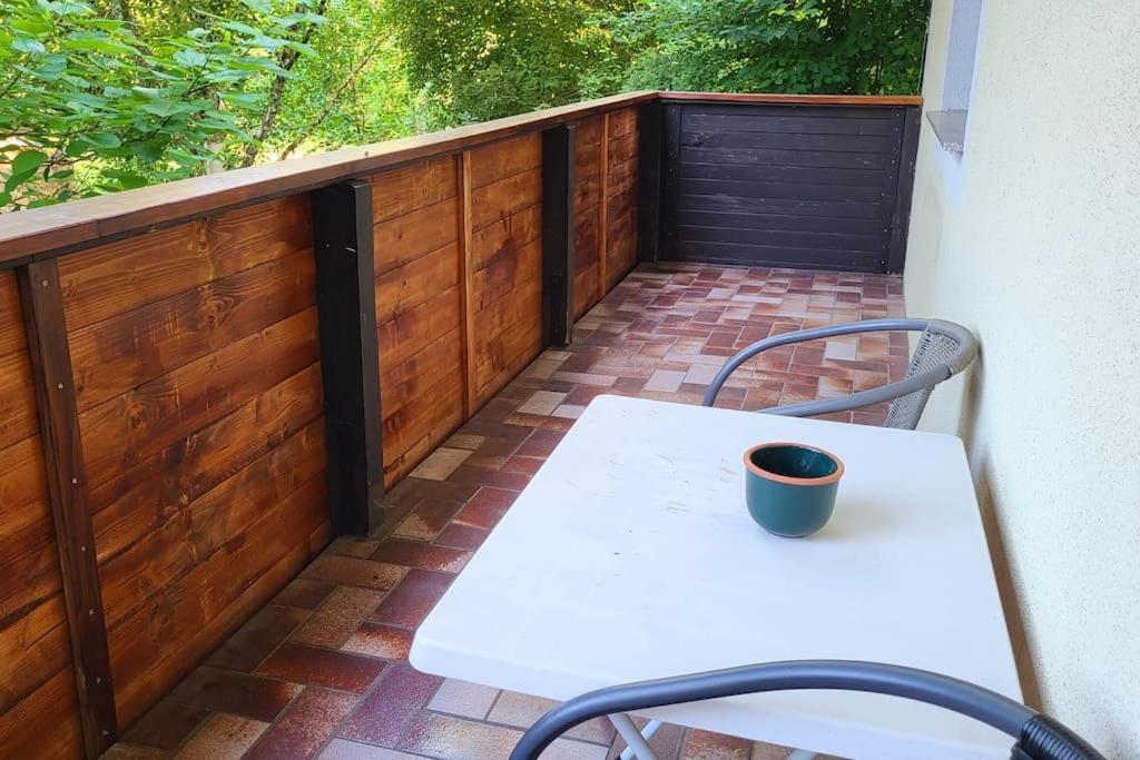 Colourful 2.5 Bedroom With Large Balcony & Garden. Prinzersdorf Exterior photo